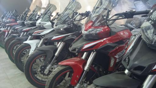 عکس نیکران موتور پاسارگاد | بنلی